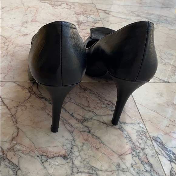 Moda Spana Leather Rose Pumps